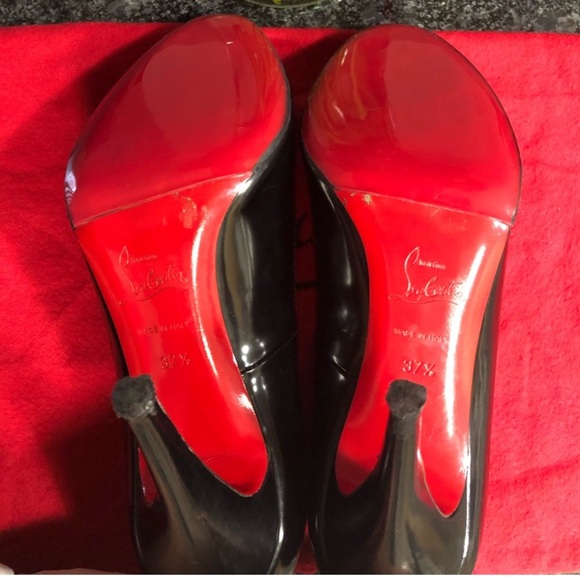 Christian Louboutin round-toe pumps - Picture 7 of 8